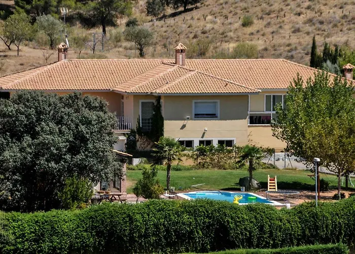 Hotel con piscina: Chalet San Bernardo